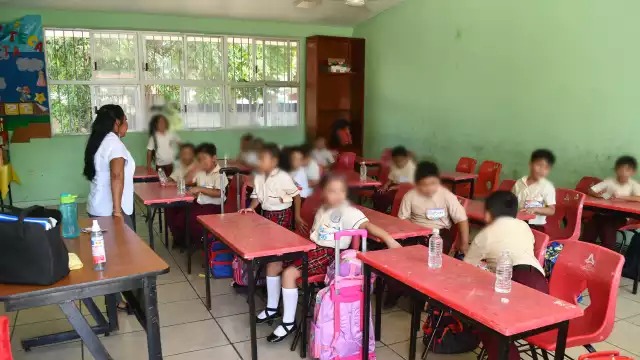 El bajo número de la matrícula escolar podría ocasionar el decremento de la plantilla docente