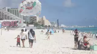 Playas de Cancún recibieron casi 2 mil bañistas en el primer fin de semana de diciembre 2025