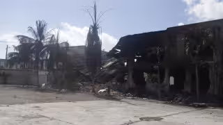 Vecinos de la Supermanzana 89 en Cancún sufren la “resaca” tras el incendio de una bodega