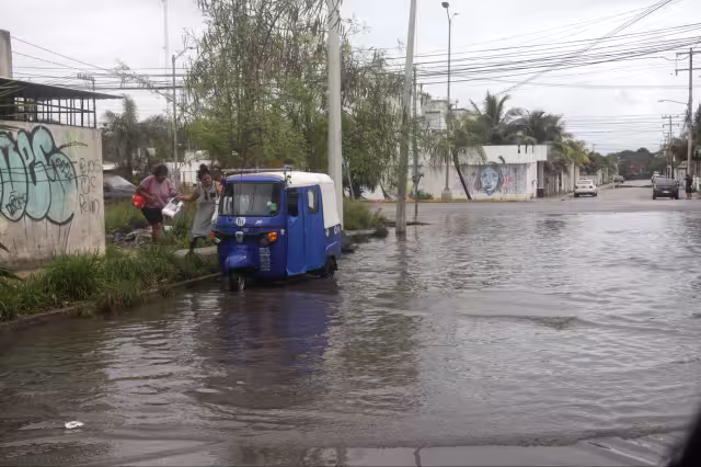 En Villas Otoch Paraíso, Arco Norte, Mercado 23 y El Crucero hubo acumulación de agua