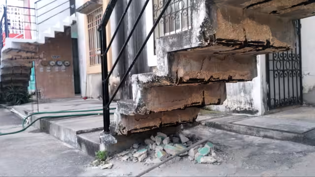 Grave deterioro en fraccionamiento Ciudad Natura pone en riesgo a familias