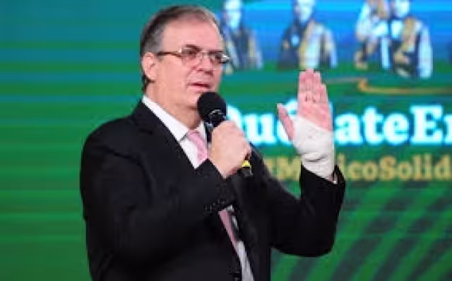 “Vamos a recibir 2.7 millones desde Estados Unidos y el 24 de marzo tenemos 6 millones a granel", apuntó