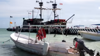 Demanda de servicios de lancheros colapsa poco más del 93% en Isla Mujeres