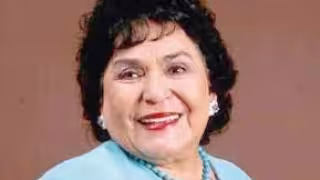 Carmen Salinas sigue en el hospital