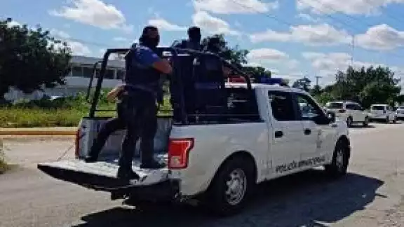 Ambos fueron llevados presuntamente a la Fiscalía Especializada en Narcomenudeo Ambos fueron llevados presuntamente a la Fiscalía Especializada en Narcomenudeo