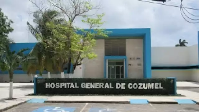 El hombre se encuentra internado en el Hospital General de Cozumel; la videollamada fue emotiva, cuentan testigos del hecho