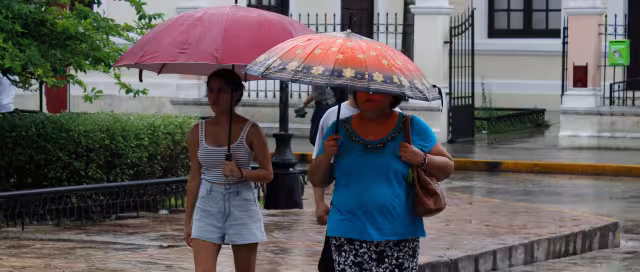 Se prevén lluvias en la Península por la posible Onda Tropical 8