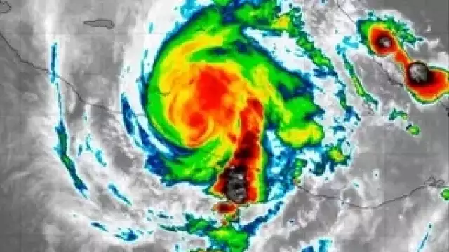 Declaran estado de emergencia en El Salvador por paso de Tormenta Tropical Pilar