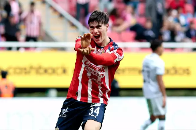 Después de tres jornadas, las Chivas dominan el torneo y son líderes.