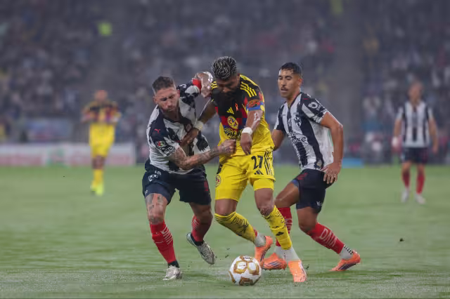 Las águilas ante Rayados