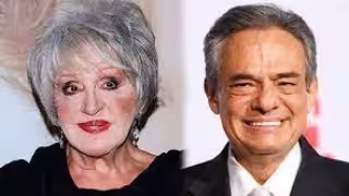 Anel Noreña tocó el tema de Sara Salazar en el segundo aniversario luctuoso de José José