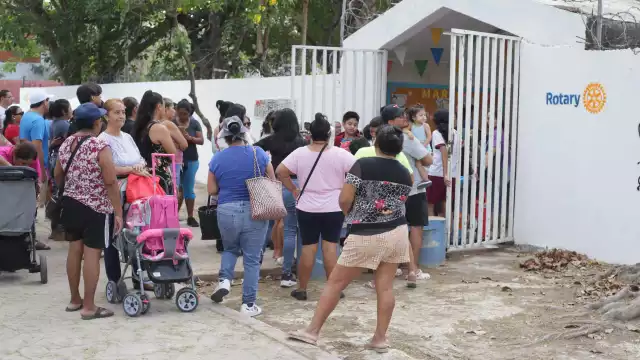Durante el pasado cese de labores, muchas familias contrataron ayuda para cuidar a sus hijos.