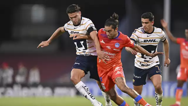 Pumas gana de último minuto