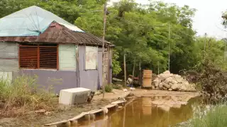 Asentamientos irregulares de Chetumal viven entre charcos y lodo por las lluvias