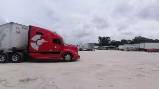 Traileros de Quintana Roo denuncian presuntas extorsiones por agentes de Tránsito