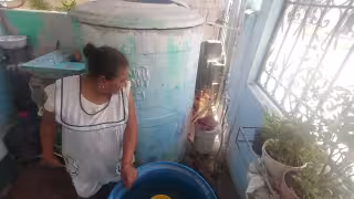 Vecinos de la SM 236 de Cancún denuncian escasez de agua potable