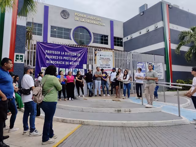 Los trabajadores votaron para continuar el paro laboral debido a condiciones desfavorables