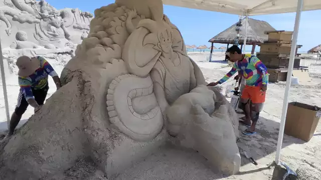 El Colectivo Arenas Doradas celebra ocho años de participación en la Fiesta del Mar