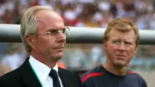 El entrenador Sven-Göran Eriksson tiene el tiempo contrareloj