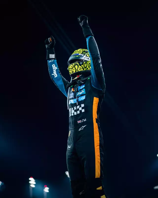 Norris tras bajar después de cruzar la meta