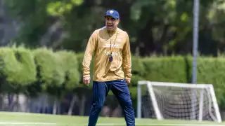 Efraín Juárez en sus primeras prácticas