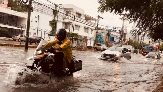 Autoridades de la Coordinación Estatal de Protección Civil señalaron que en las próximas horas continuarán las lluvias