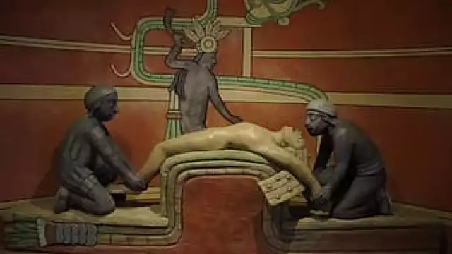 La historia del pozole, según los cronistas españoles, está relacionada con los sacrificios humanos