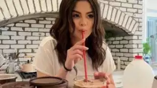 Selena Gómez inició su carrera como actriz desde los 7 años, luego se convirtió en cantante, diseñadora y actriz de películas