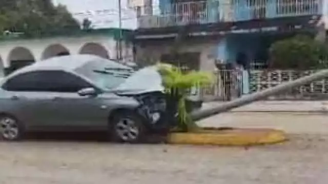 El operador del coche, se pudo indagar,  no sufrió lesiones graves