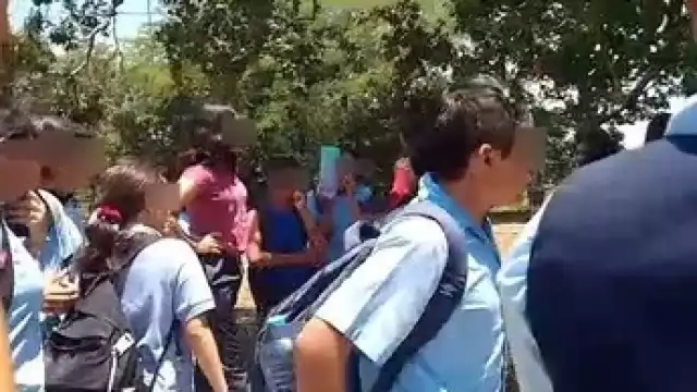 Menores de edad se pelean frente a sus maestros en escuela de Chiapas
