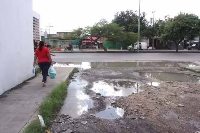 Este año, el presupuesto fue de 900 mdp más con relación al 2024, pero persisten las quejas por calles deterioradas en las colonias