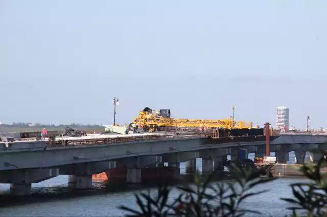 Esta obra beneficiará a 1.3 millones de habitantes y a más de 20 millones de turistas cada año; además de reducir traslados de 45 minutos hacia la zona hotelera