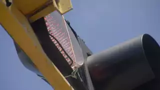 Alcaldesa de Cancún presume presuntos logros de  semaforización a pesar  del  mal mantenimiento 