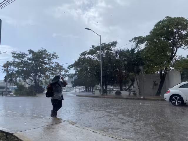 En caso de lluvias, se recomienda salir con precaución y protegidos
