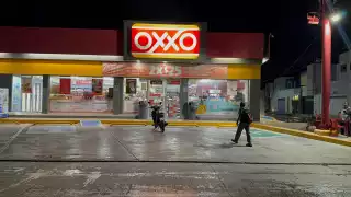 Asaltan un Oxxo en la colonia Miami en Campeche
