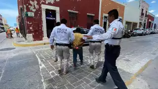 Hombre de 64 años es detenido por conducta inapropiada en la vía pública