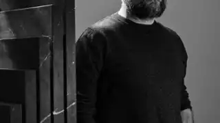 El artista tiene una clara influencia humanista y marxista en sus obras