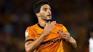 El delantero mexicano anotó el gol que le dio el empate a su equipo.