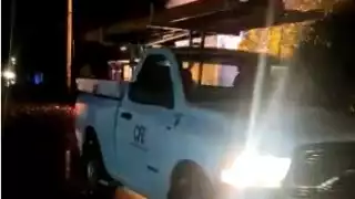 A pesar de que el fuego fue controlado, la CFE tardará horas en reactivar la luz eléctrica en la zona