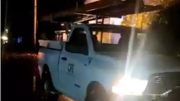 A pesar de que el fuego fue controlado, la CFE tardará horas en reactivar la luz eléctrica en la zona A pesar de que el fuego fue controlado, la CFE tardará horas en reactivar la luz eléctrica en la zona
