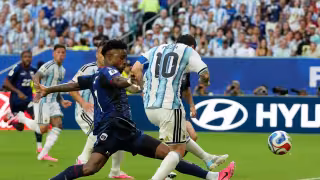 Messi, Lisandro y Romero rescatan a la Albiceleste de una bochornosa eliminación ante la pequeña Cabo Verde