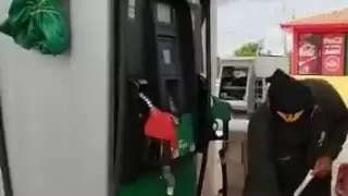 El promedio de la gasolina regular de 20 pesos 42 centavos;  22 pesos 44 centavos, Premium y 21 pesos 69 diésel