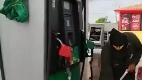 Los consumidores en Mahahual indicaron que la gasolinera que se ubica en el destino no da por completo los litros del combustible Los consumidores en Mahahual indicaron que la gasolinera que se ubica en el destino no da por completo los litros del combustible