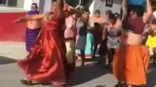 Un grupo de ciudadanos participó en un recorrido carnavalesco