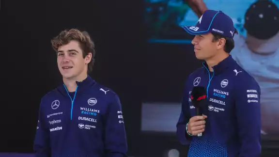 Colapinto junto a su compañero Albon Colapinto junto a su compañero Albon