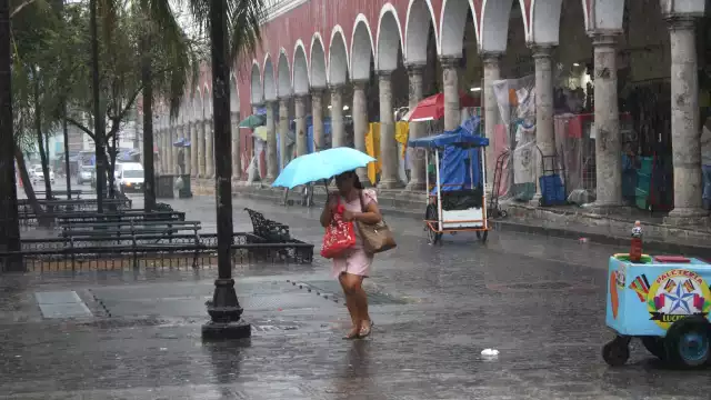 Fuertes lluvias se aproximan a la Península de Yucatán