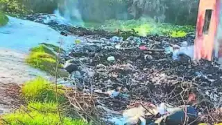 Vecinos de Sabancuy piden vigilancia y multas por tirar basura en lugares indebidos