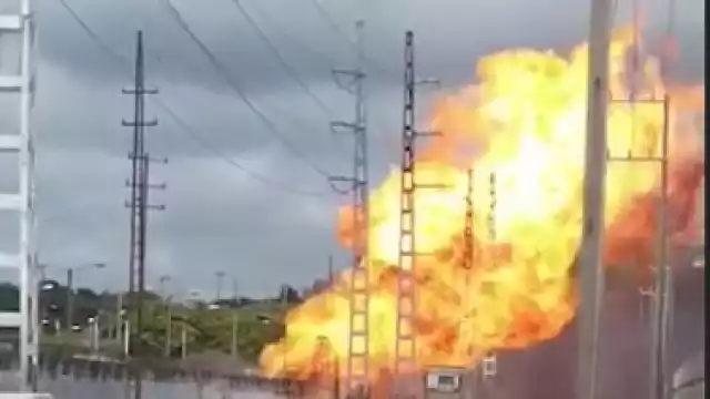 De acuerdo con Protección Civil fue un ducto de alta presión lo que explotó.