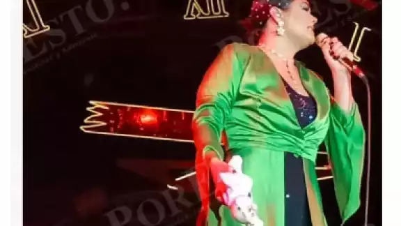 Yuridia también tiene su Dr. Simi: Así reacción cuando recibió su peluche en Cancún Yuridia también tiene su Dr. Simi: Así reacción cuando recibió su peluche en Cancún