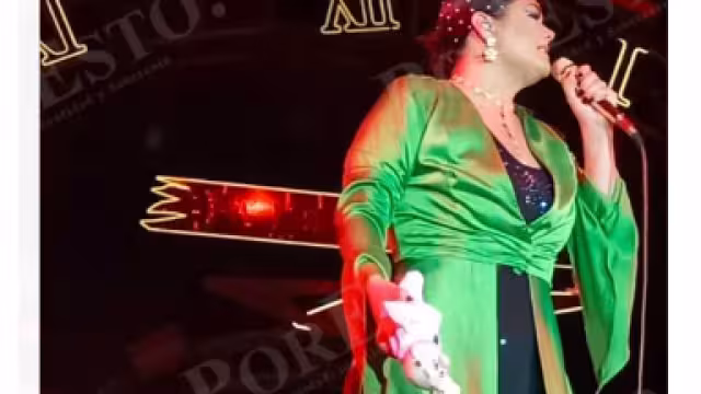 Yuridia también tiene su Dr. Simi: Así reacción cuando recibió su peluche en Cancún